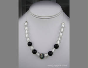 necklace_with_lampwork_silver_foil_glass_beads_and_onyx2.jpg