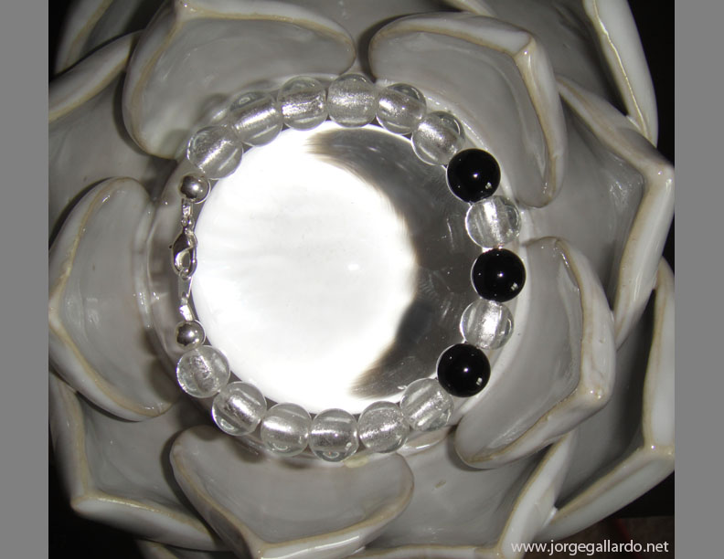 bracelet_with_silver_foil_glass_beads_onyx_lampwork.jpg