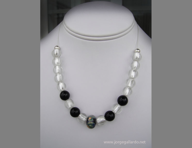 necklace_with_lampwork_silver_foil_glass_beads_and_onyx2.jpg