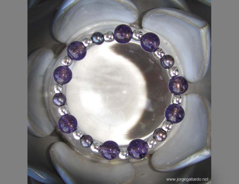purple_passion_bracelet_by_jorge_gallardo.jpg