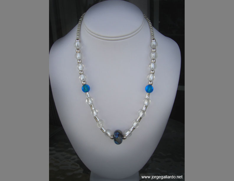 blue_necklace_2.jpg